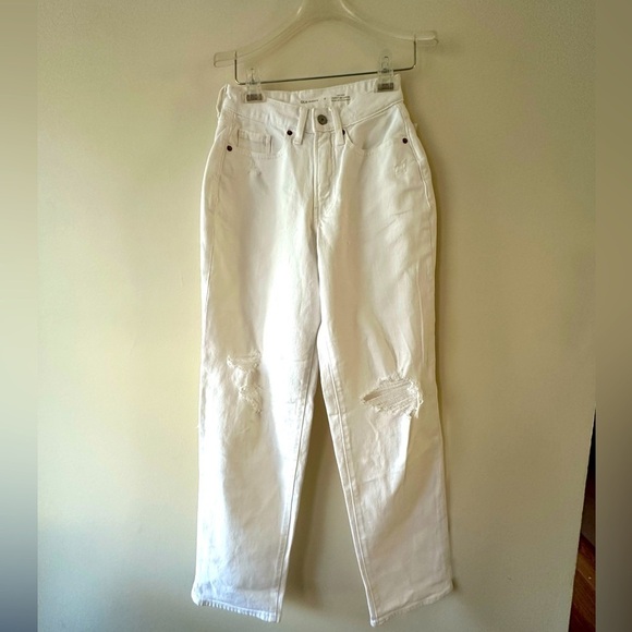 Old Navy OG Curvy High Rise White Straight Leg Distressed Jeans Size 0 NWT - Picture 1 of 14